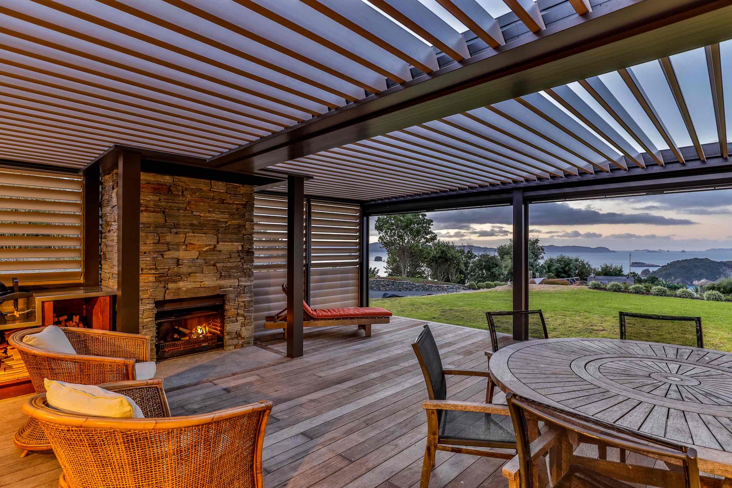 Louvretec opening roof system